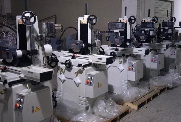 平面磨床成品展示區(qū)